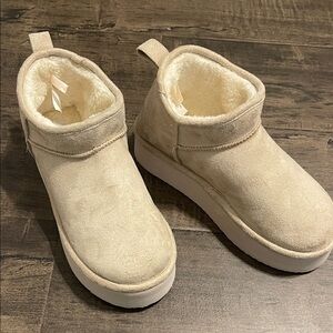 Madden Girl Cream Winter Boots